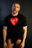 COMME des GARÇONS PLAY RED HEART ON BLACK TEE