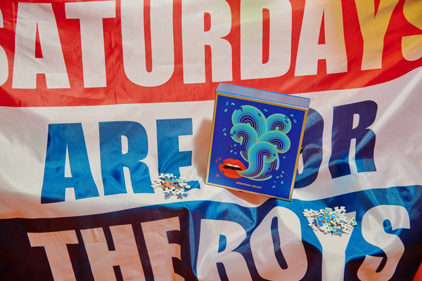 JONATHAN ADLER 750 PIECE LIPS SHAPED PUZZLE